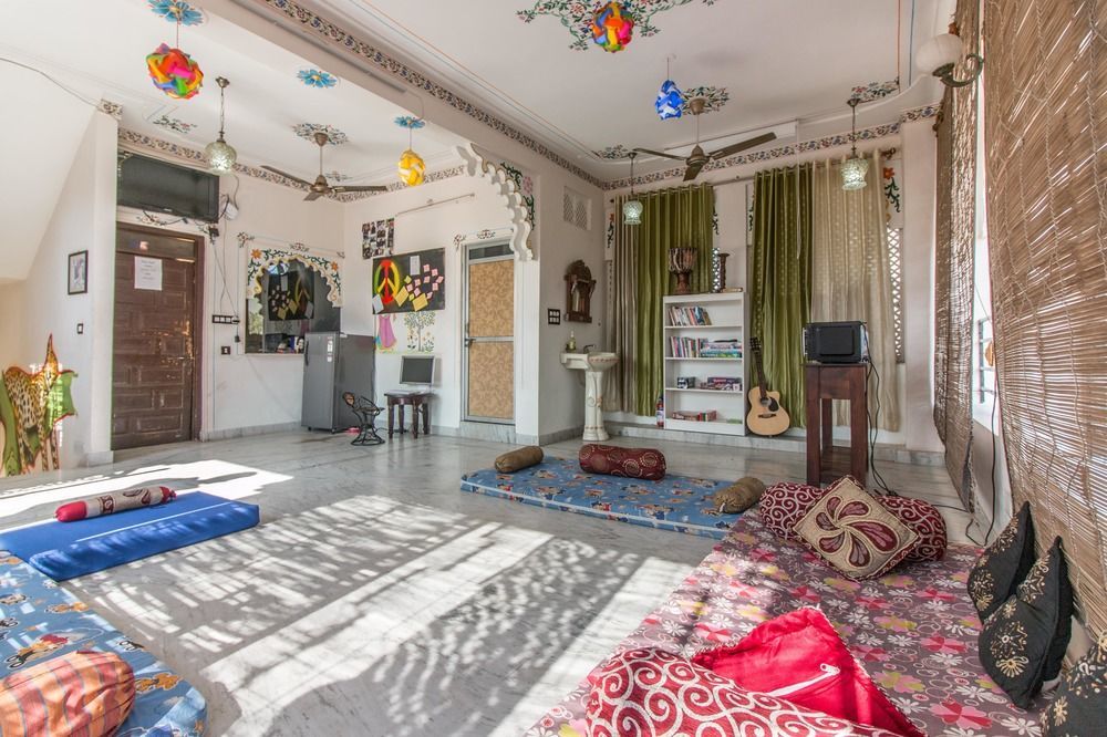 Backpacker Panda Lake Pichola Udaipur Bagian luar foto