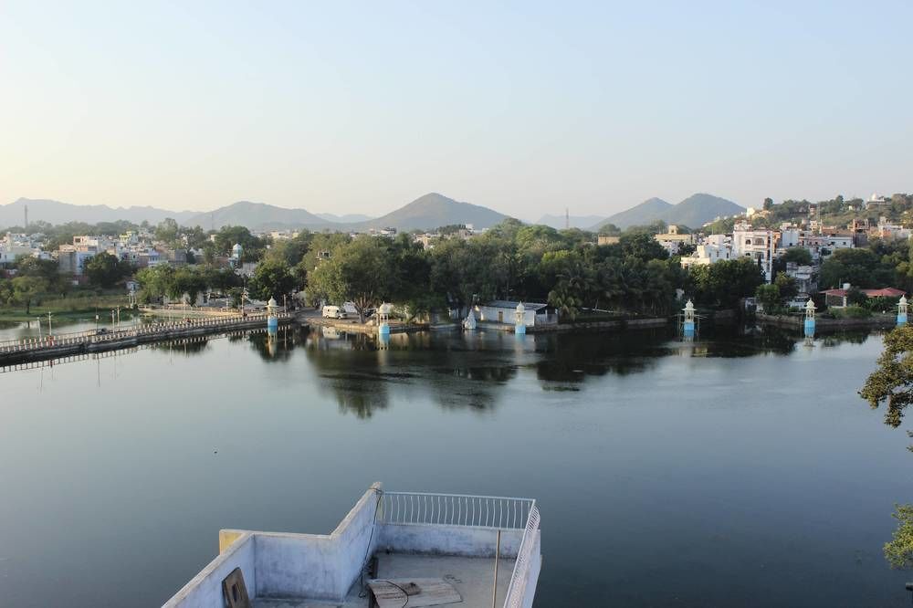 Backpacker Panda Lake Pichola Udaipur Bagian luar foto